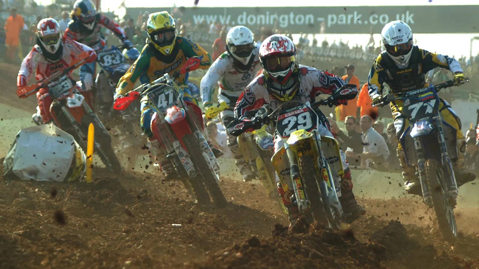 Supercross vs Motocross : quelles différences ? (guide 2026)