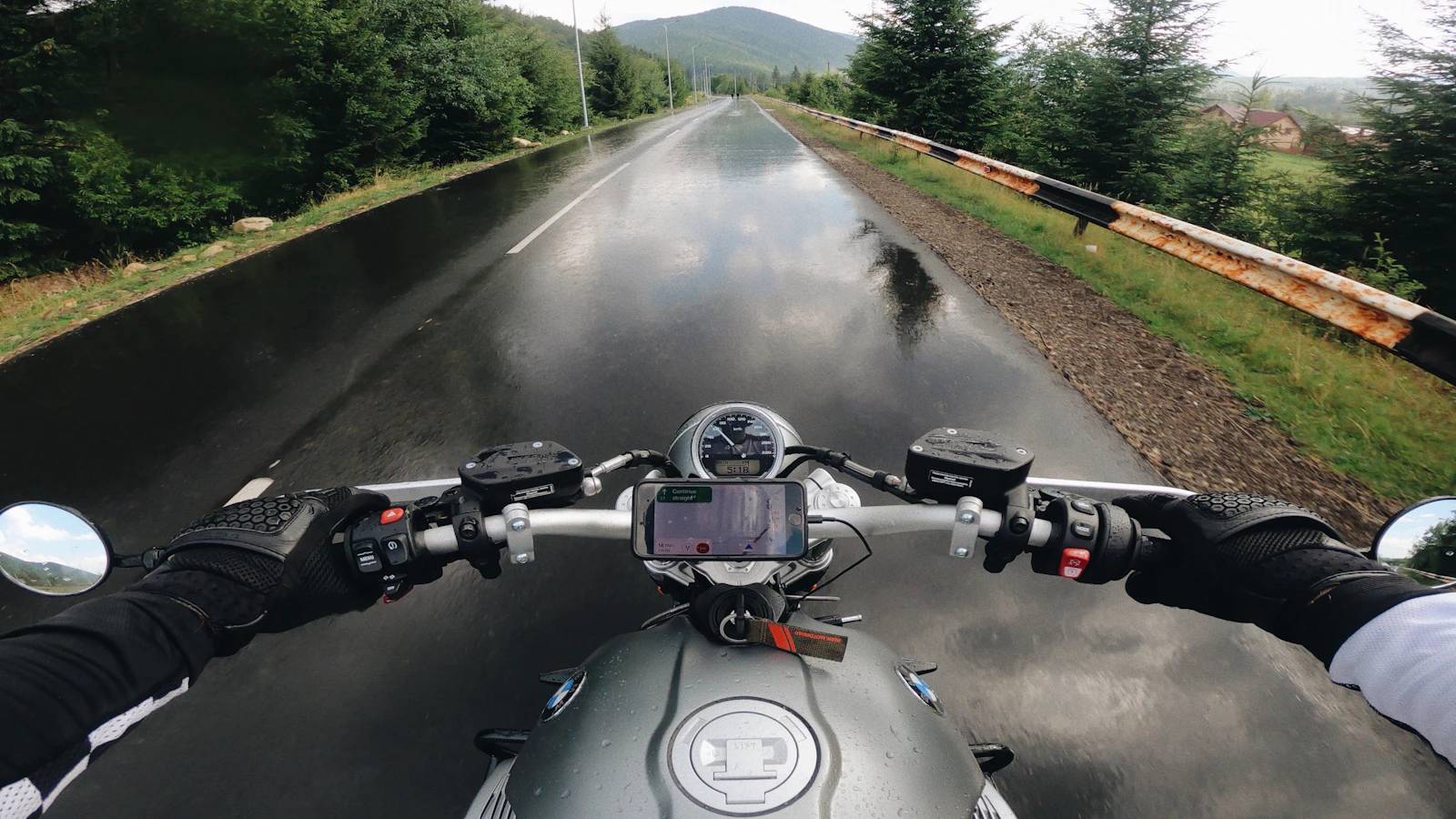 Adventure motorcycles: maintenance for long-distance trips