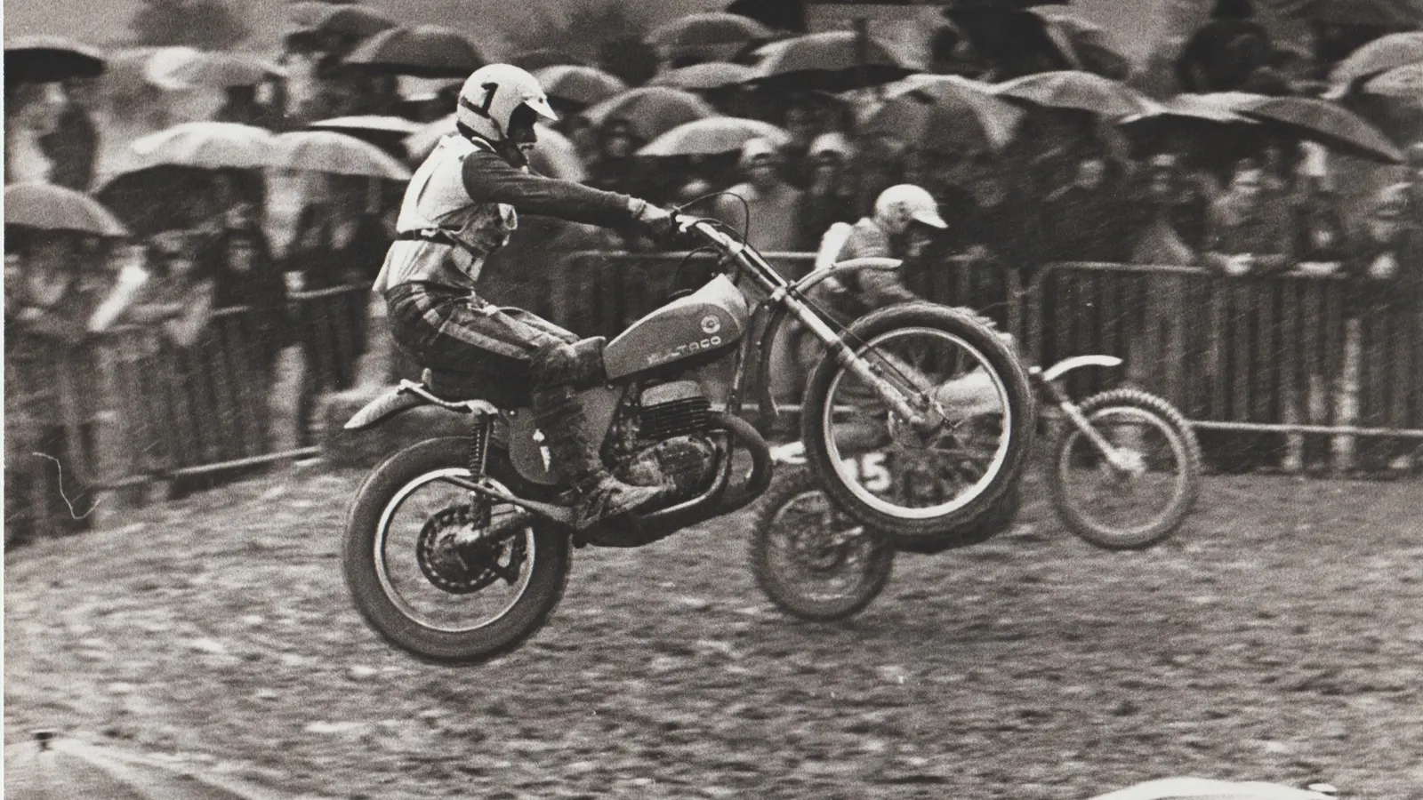 Chaîne et couronne moto cross : quand changer et comment entretenir